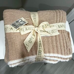 ✨NEW✨ Barefoot Dreams Cozy Chic Throw Blanket w/Contrast Tip